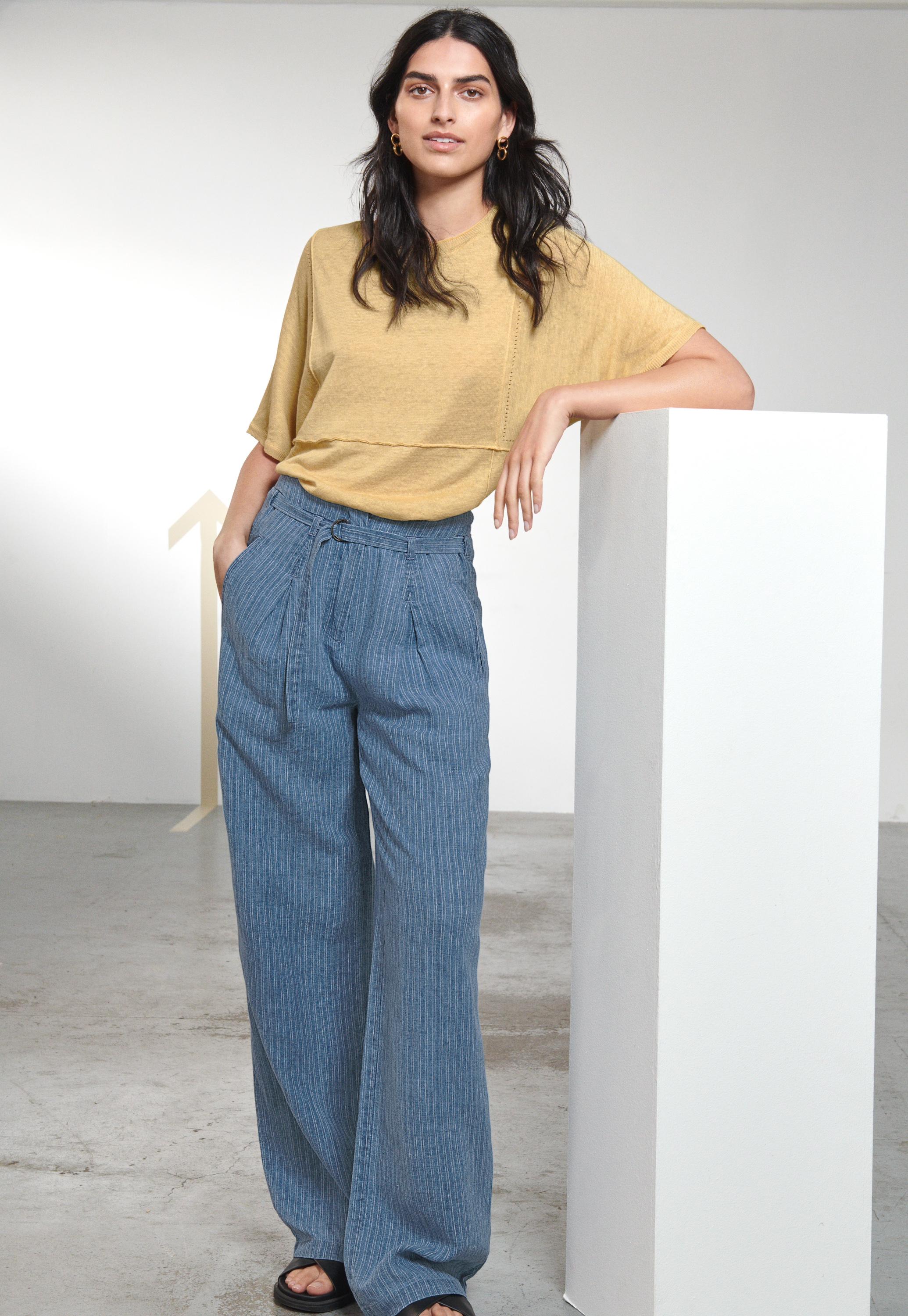 Striped wide-leg linen trousers