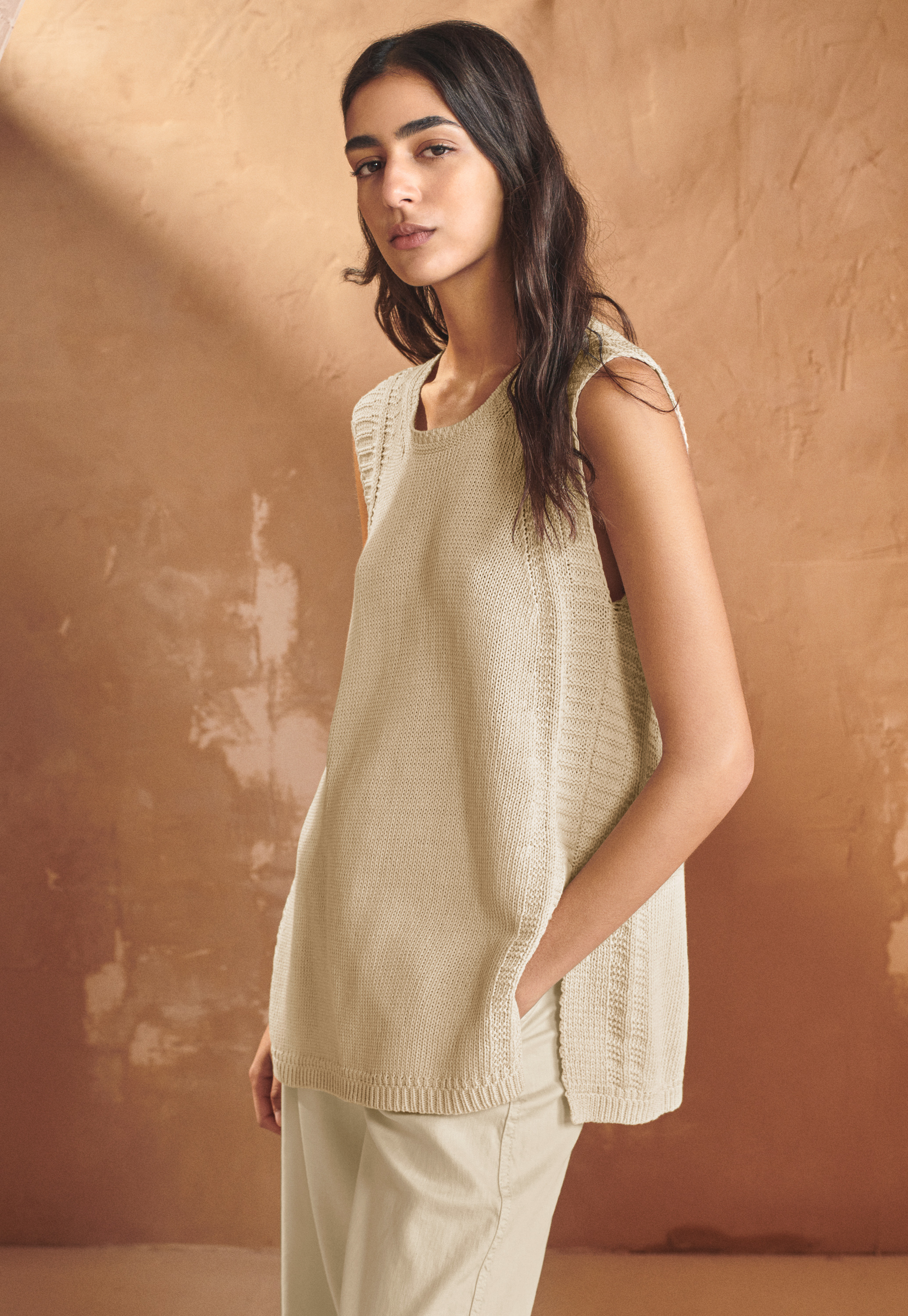 sleeveless knitted tunic tops