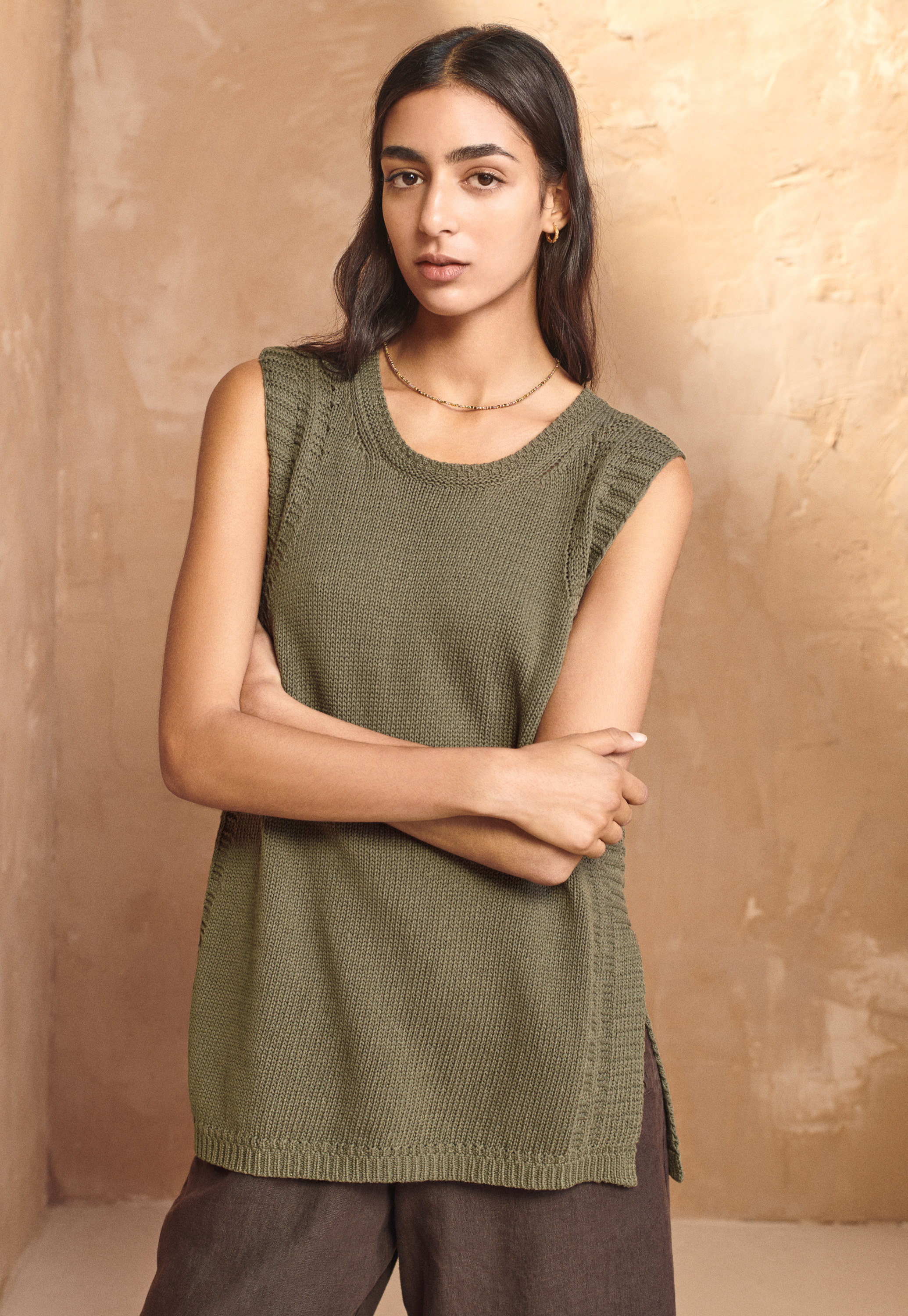 sleeveless knitted tunic tops