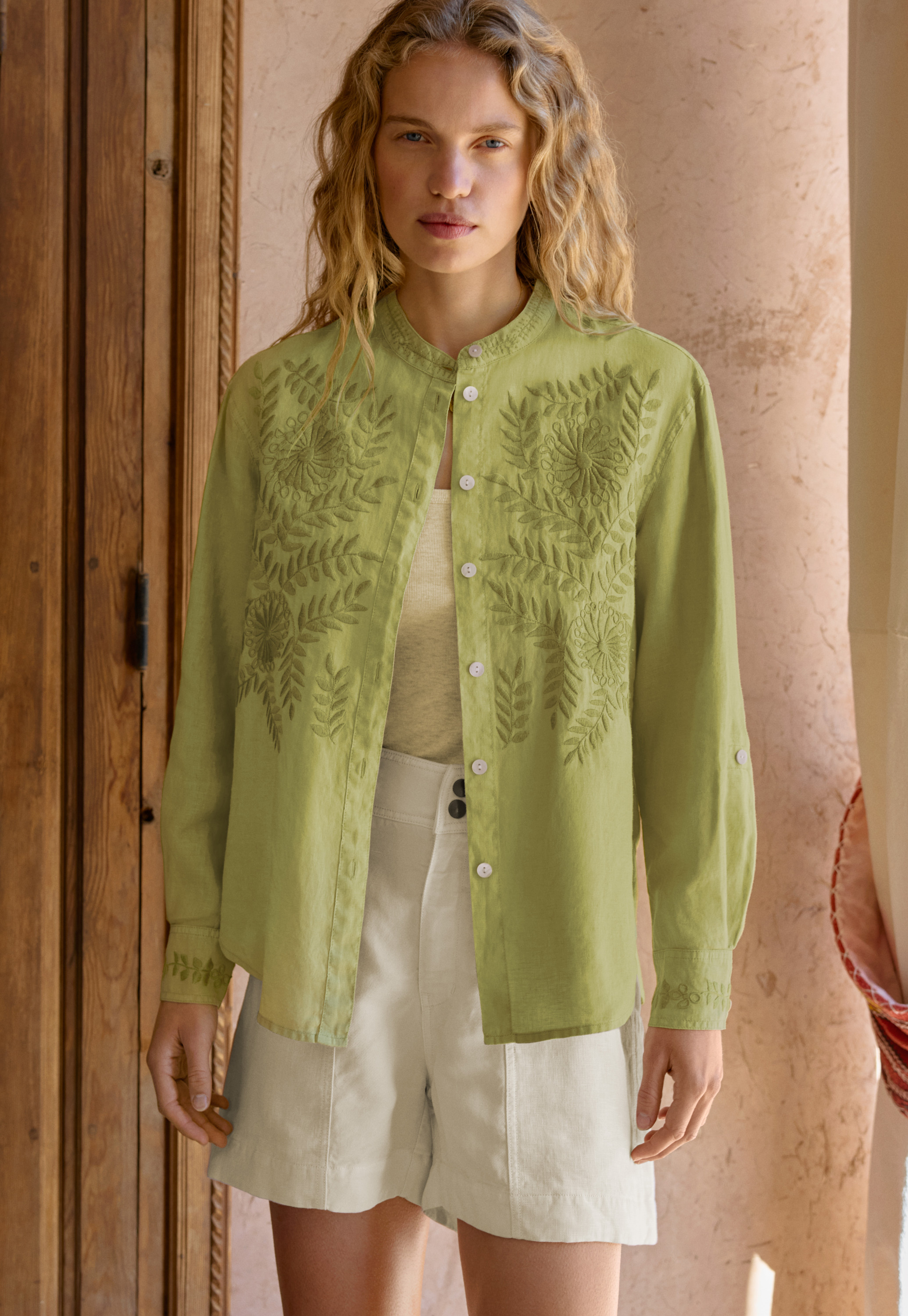 【2plan】Britain embroidery linen half shirt Britain embroidery linen half shirt - 2PLAN | 60% - Asian