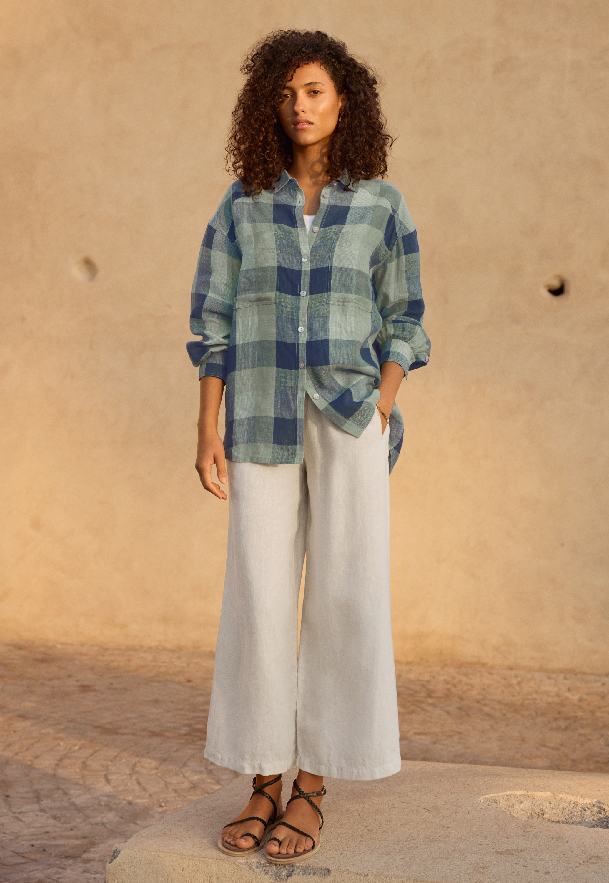 Tシャツ・カットソー IONSEOUL Chewing Checkered Linen Oversized Shirt JE1142 OVERSIZED BOXY T-SHIRT - WHITE | COS