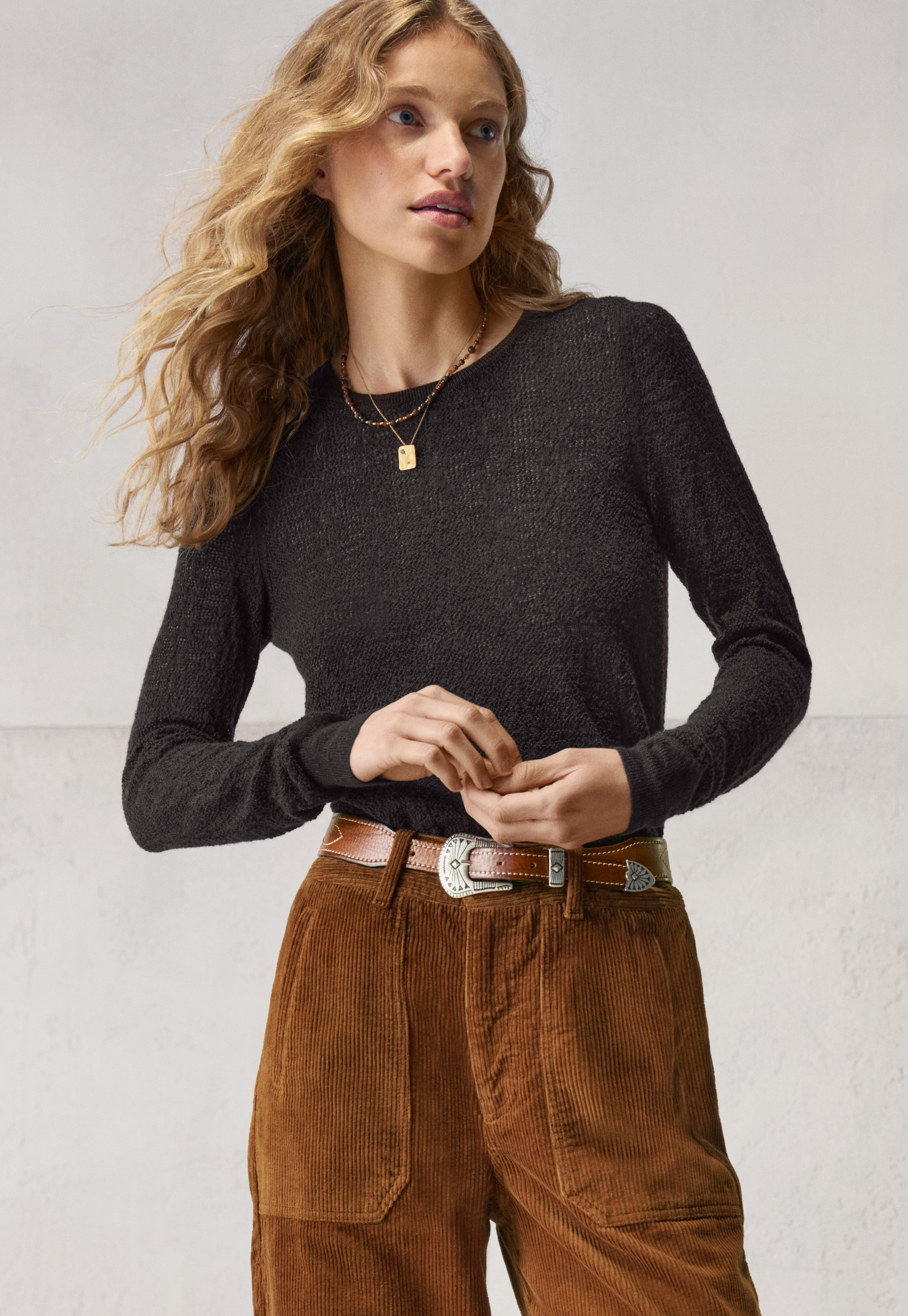 【MODERNIF】Tates Viscose Washable Round Knit Shop the Guardian Contrast Knit Sweater Off White